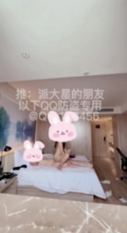 重磅5月最新！大魔王 海绵宝宝 海盗船长等四位推特网红女神人妻大战金主VIP视频小集合 截图14