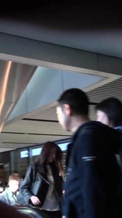 【海阔天空系列CD第1季】极品高颜值时尚小姐姐骚丁，JK少女街头扭屁股[高清无水原档]10V 截图9