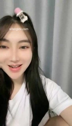 难得一见的广州学生妹子，才艺表演 会弹吉他清唱还很好听，如果她不暴漏出自己的下体 还是处女 截图4