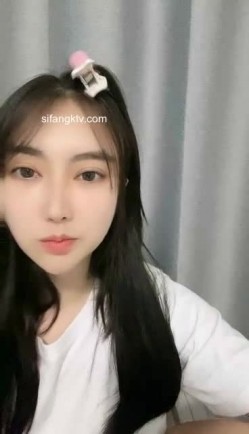 难得一见的广州学生妹子，才艺表演 会弹吉他清唱还很好听，如果她不暴漏出自己的下体 还是处女 截图5