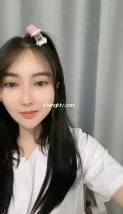 难得一见的广州学生妹子，才艺表演 会弹吉他清唱还很好听，如果她不暴漏出自己的下体 还是处女 截图10