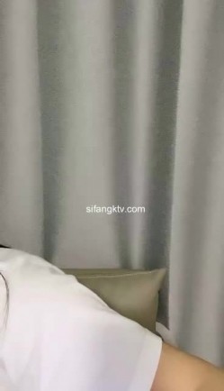 难得一见的广州学生妹子，才艺表演 会弹吉他清唱还很好听，如果她不暴漏出自己的下体 还是处女 截图11