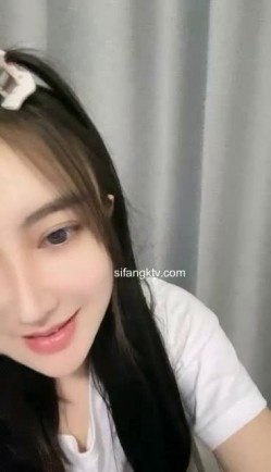 难得一见的广州学生妹子，才艺表演 会弹吉他清唱还很好听，如果她不暴漏出自己的下体 还是处女 截图12