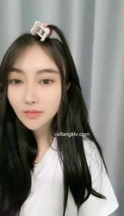 难得一见的广州学生妹子，才艺表演 会弹吉他清唱还很好听，如果她不暴漏出自己的下体 还是处女 截图13