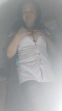 精品推荐 农村爆乳奶妈黑丝护士装挤奶自慰高潮喷尿极致骚浪贱 截图2