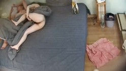 酒店摄像头偷拍 吃完鸡排就开始做爱看着女友白皙的胴体黑小伙忍不住用精液当身体乳射背上 截图11