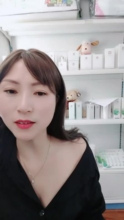 母婴店板娘，【桃花源】，今天没生意，寂寞少妇赚外快，给大哥们看看自己有多骚，疯狂自慰 截图3