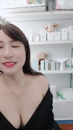 母婴店板娘，【桃花源】，今天没生意，寂寞少妇赚外快，给大哥们看看自己有多骚，疯狂自慰 截图7