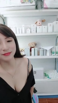 母婴店板娘，【桃花源】，今天没生意，寂寞少妇赚外快，给大哥们看看自己有多骚，疯狂自慰 截图9