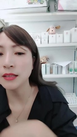 母婴店板娘，【桃花源】，今天没生意，寂寞少妇赚外快，给大哥们看看自己有多骚，疯狂自慰 截图12