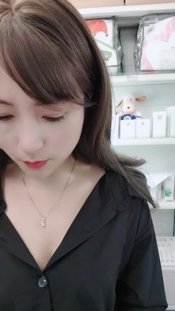 母婴店板娘，【桃花源】，今天没生意，寂寞少妇赚外快，给大哥们看看自己有多骚，疯狂自慰 截图15