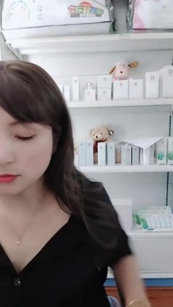 母婴店板娘，【桃花源】，今天没生意，寂寞少妇赚外快，给大哥们看看自己有多骚，疯狂自慰 截图16