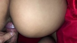 绿帽癖老公找单男艹爱妻 模特身材极品娇妻『短裙无内』淫妻福利 ，主动张开黑丝M腿 满嘴淫语呻吟不断！ 截图3