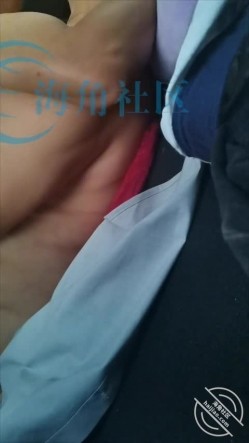 原创海角大神【干妈变成了情人】付费钻石贴！小牛吃老草，内射丰满干妈，被肏到高潮 截图2