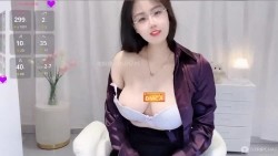 ️爆乳反差 眼镜御姐【Nabi518】裸身诱惑发骚，跳蛋玩弄 截图5