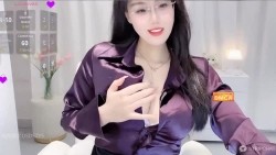 ️爆乳反差 眼镜御姐【Nabi518】裸身诱惑发骚，跳蛋玩弄 截图6