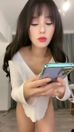 女神降临，明星气质顶级身材，人气大美人【小福贵儿】罕见大尺度，裸艳舞诱惑、道具紫薇、无套啪啪，高潮脸爽死人 截图6