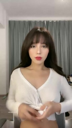 女神降临，明星气质顶级身材，人气大美人【小福贵儿】罕见大尺度，裸艳舞诱惑、道具紫薇、无套啪啪，高潮脸爽死人 截图8