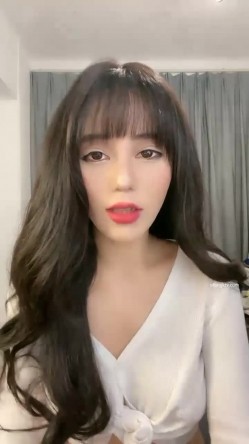 女神降临，明星气质顶级身材，人气大美人【小福贵儿】罕见大尺度，裸艳舞诱惑、道具紫薇、无套啪啪，高潮脸爽死人 截图13