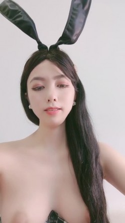 骚逼御姐【苏豆豆】，网络卖淫女，颜值在线，毛少逼粉，喜欢内射，插屁眼才能高潮 截图3