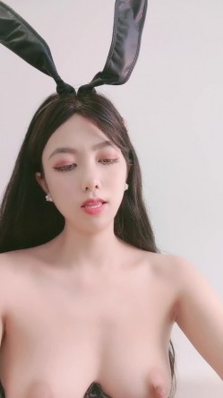 骚逼御姐【苏豆豆】，网络卖淫女，颜值在线，毛少逼粉，喜欢内射，插屁眼才能高潮 截图5