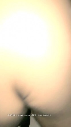 【Avove】系列合集，野战爱好者，带着炮友各地留精，最爱无毛肥逼包臀裙肉丝 截图12