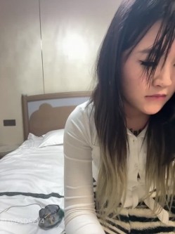 ️精神小妹【chunxiaoquqn】新晋精神小妹团播、几个年轻闺蜜一起下海赚钱 截图9