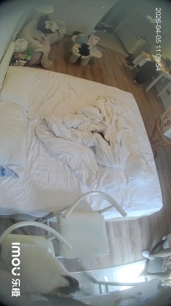 乐橙酒店高清偷拍一对大学生女同挺会玩的带着不少工具五花八门做爱 截图7