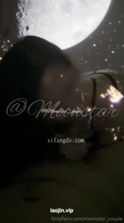 淫妻大神，【MoonStar星月夫妻】，清晨在酒店刚醒，从落地窗到床上，扑到刹那沉醉 截图16