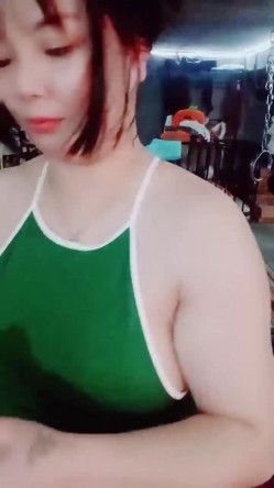 傲娇宝宝的SM工作室，场面淫乱刺激双女户玩调教蹂躏，全程露脸捆绑跳蛋揉奶玩逼，各种道具齐上滴蜡诱惑 截图1
