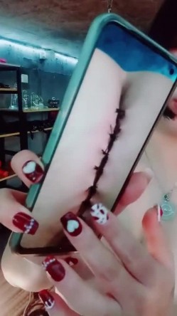 傲娇宝宝的SM工作室，场面淫乱刺激双女户玩调教蹂躏，全程露脸捆绑跳蛋揉奶玩逼，各种道具齐上滴蜡诱惑 截图3