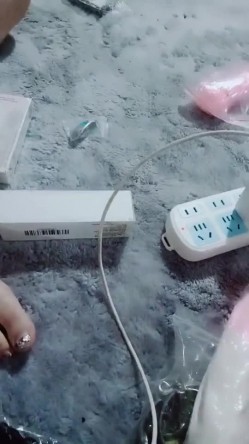 傲娇宝宝的SM工作室，场面淫乱刺激双女户玩调教蹂躏，全程露脸捆绑跳蛋揉奶玩逼，各种道具齐上滴蜡诱惑 截图13