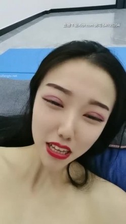 【超美御姐】臀翘大冰冰 别墅健身房，反锁门防教练进来强奸，超级想要 哥哥，我阴洞咬住你的肉棒啦，太骚了，比女优还来戏，自慰大声呻吟！ 截图9