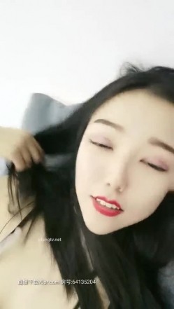【超美御姐】臀翘大冰冰 别墅健身房，反锁门防教练进来强奸，超级想要 哥哥，我阴洞咬住你的肉棒啦，太骚了，比女优还来戏，自慰大声呻吟！ 截图10