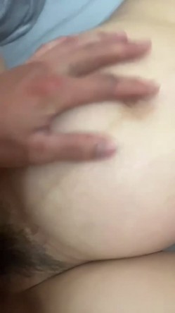 襄阳露脸21岁娇妻家有粉逼，看我如何用二阳指让她高潮起伏口活吃鸡，无套爆操 截图6