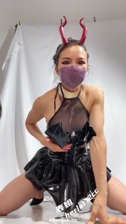 撸铁健身女神【罗拉没肌肉（赫拉）】最新订阅，少有道具自慰宫缩，大阴洞特写怼镜头 截图15