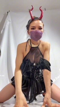 撸铁健身女神【罗拉没肌肉（赫拉）】最新订阅，少有道具自慰宫缩，大阴洞特写怼镜头 截图16