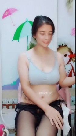 骚货奶妈~【哺乳期】收费自慰挤奶~跳蛋~道具~呻吟声好刺耳，骚逼和大奶子，挑逗你们！ 截图13