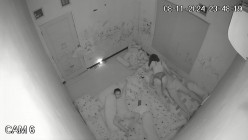 黑客破解家庭网络摄像头偷拍 极品夫妻 的日常性生活每次啪啪都需要道具插逼自慰热身再开干 截图1