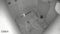 黑客破解家庭网络摄像头偷拍 极品夫妻 的日常性生活每次啪啪都需要道具插逼自慰热身再开干 截图7