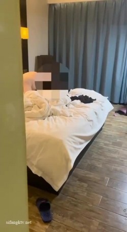 震撼流出，推特绿帽癖博主【淫妻作乐】私拍，找到相同癖好兄弟玩换妻游戏，大奶老婆送野男人肏无套开干 截图5