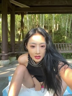 主播 so-linger 极品骚货户外直播漏出、自慰卖骚、各种大胆动作非常刺激 截图11