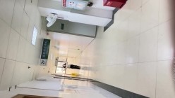 医院女厕全景偷拍走路很骚气的高跟少妇 截图2