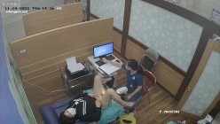 《妇产科监控破解》多位美女少妇张开大腿让医生又抠又摸检查阴道 截图3
