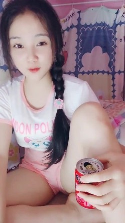 处女学生妹下海【白蔚】第一弹，初恋的感觉，完全放不开，榜一大哥在线调教 截图15