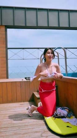 高质量极品尤物巅峰女神jena.sis赞助者享有福利视图完美身材各种环境露出放骚挑逗 截图2