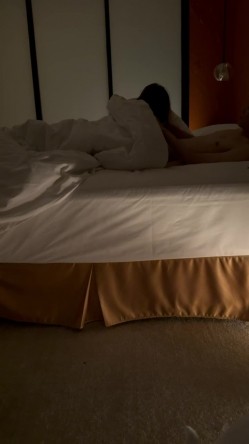 广州超高颜值人妻笑容特别甜美 被老公找找单男从后面掀裙直插 喊声音大点 真实感拉满 截图4