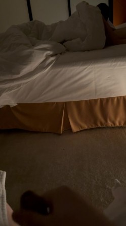 广州超高颜值人妻笑容特别甜美 被老公找找单男从后面掀裙直插 喊声音大点 真实感拉满 截图7