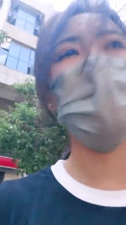 淫荡少妇人妻，20小时【放肆的水娃】，无论是外出游玩买菜，还是开车做饭休息，真空跳蛋不离身随时喷，吃饭也能喷水 截图4