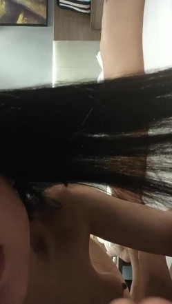 《极品按摩女技师重出江湖》私人按摩黑丝空姐制服骚的一批果然够极品技术很上流把大佬爽翻了 截图12